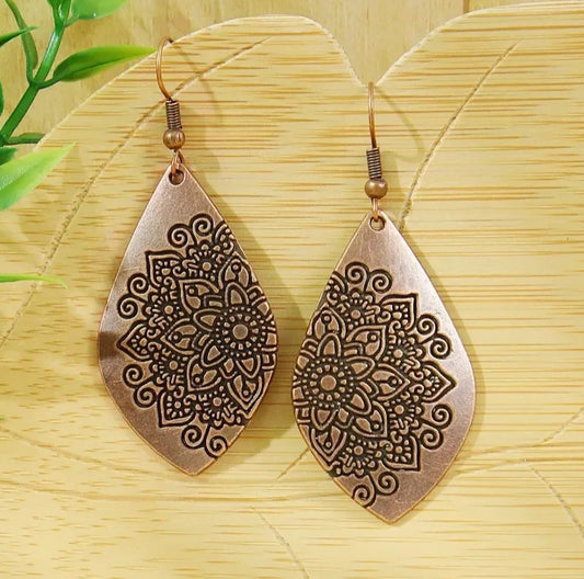 Metal Teardrop Mandala Pattern Earrings
