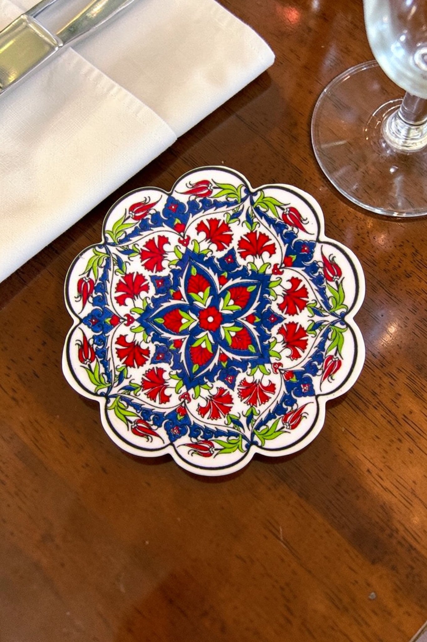 Daisy-Shaped Ceramic Trivet – Decorative Blue & Red Floral Heat Protector (7")