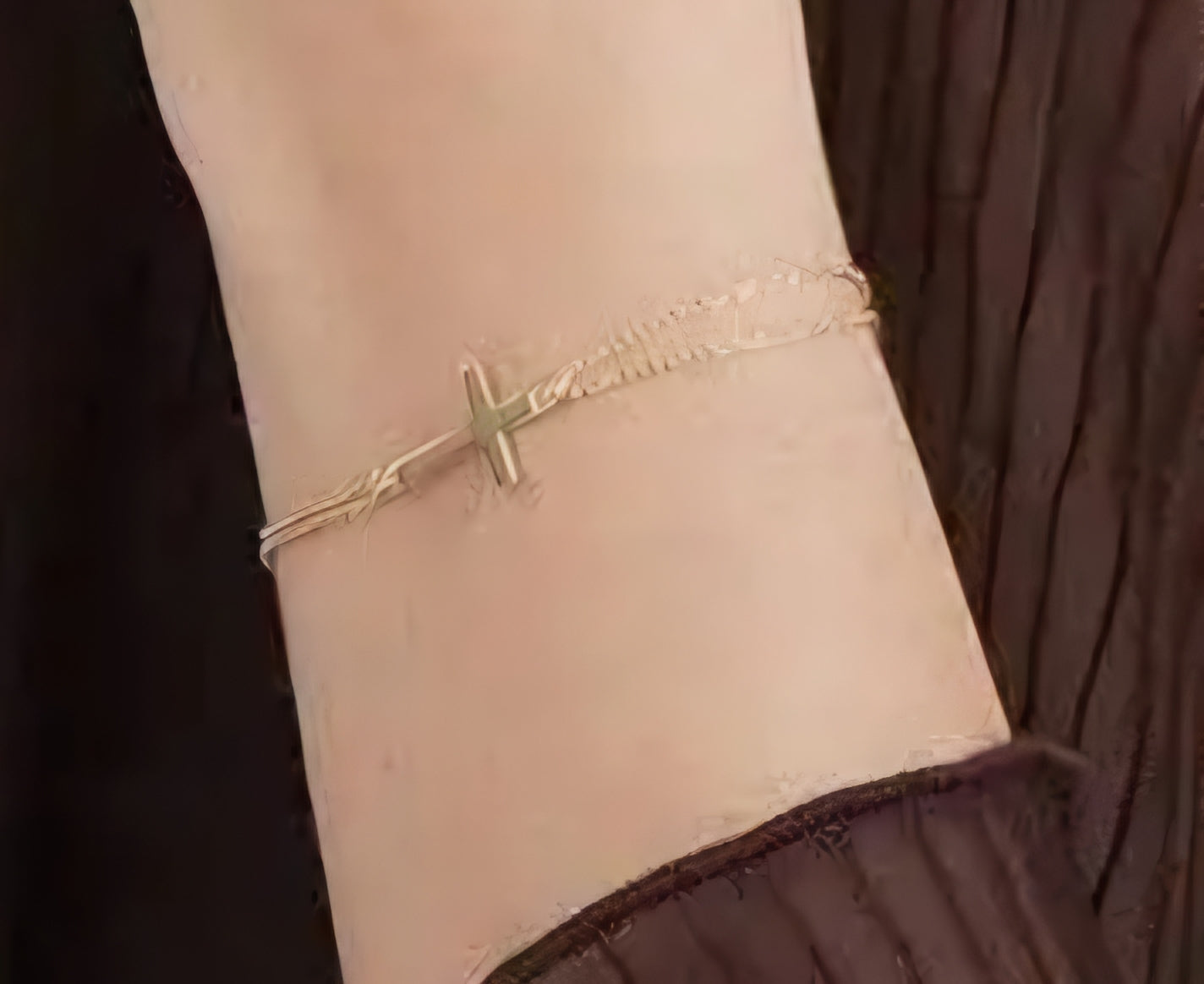 Adjustable Cross Bracelet – Stainless Steel & Gold